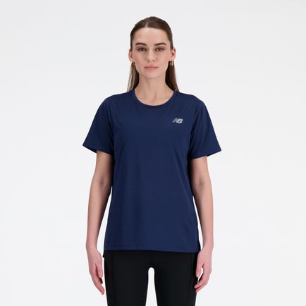 Remera New Balance Mujer Sport Essentials Azul Marino