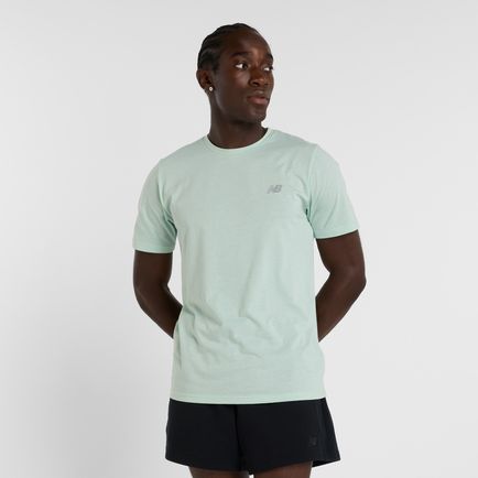 Remera New Balance Hombre Sport Essentials Heathertech Verde